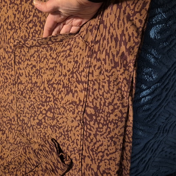 Athleta Purple Burgundy Leopard Print Balance Hoodie Size L - Picture 3 of 6